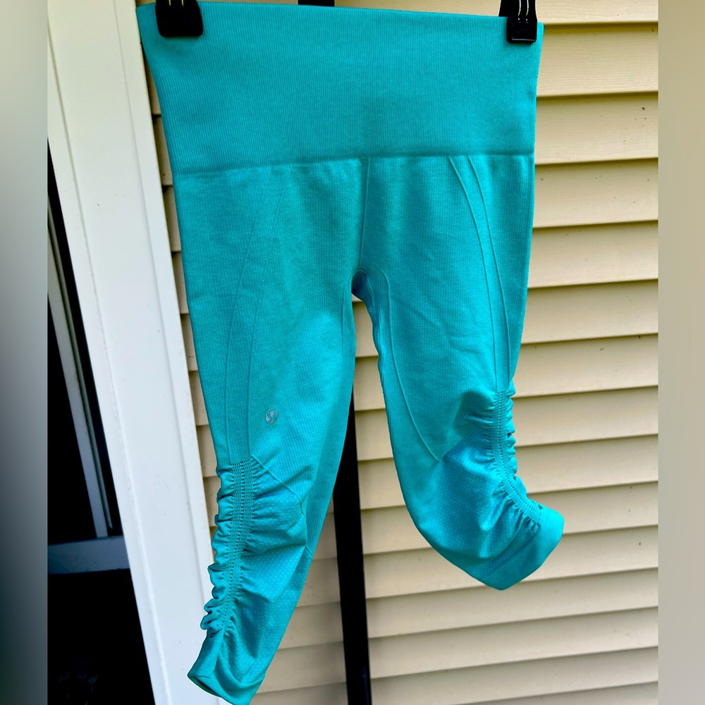 Lululemon cropped leggings size 4